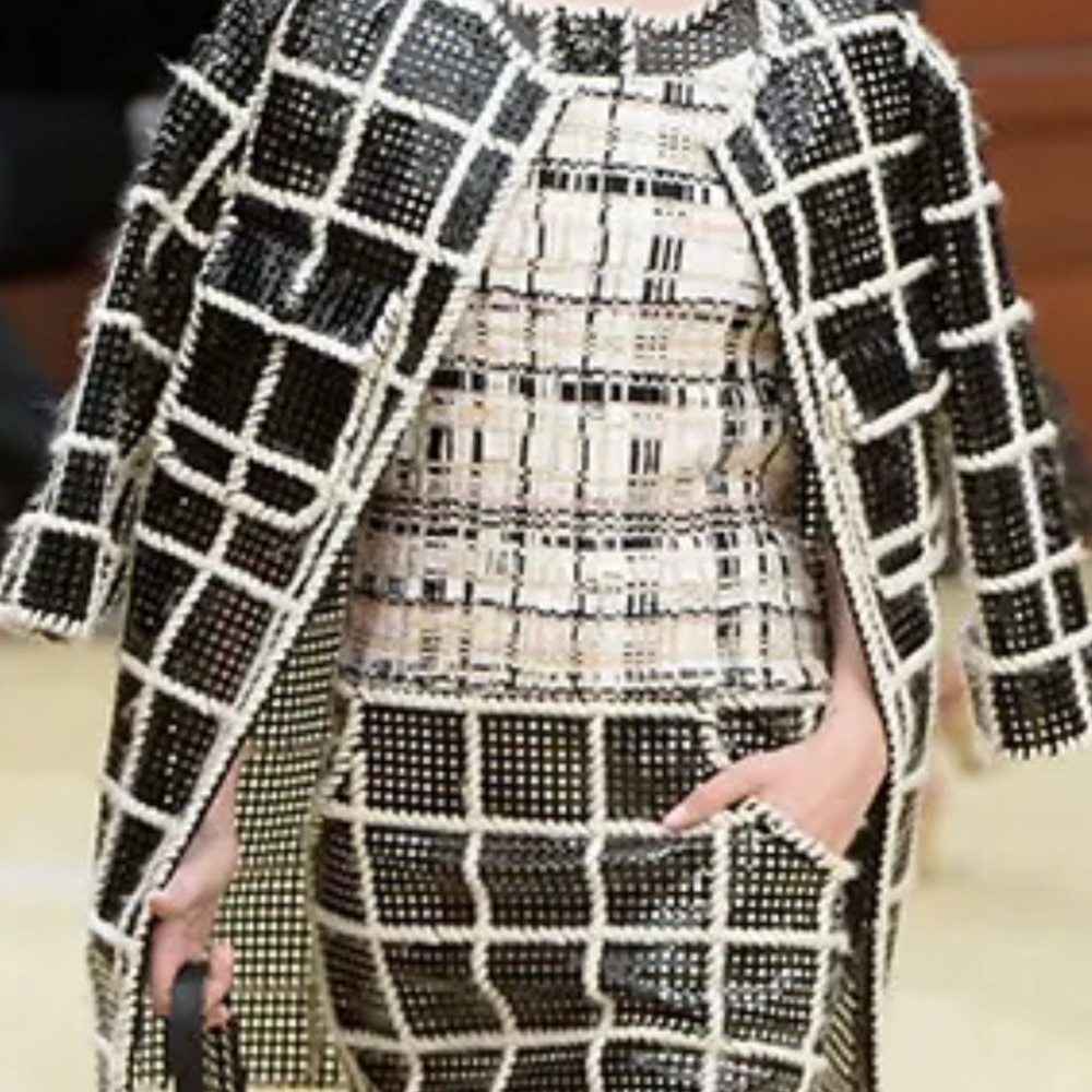 Authentic CHANEL RunwayCafé/Brasserie Laser Cage Jacket Size 38 Lagerfeld - Picture 12 of 12